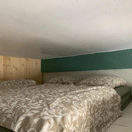 300m De La Apartment