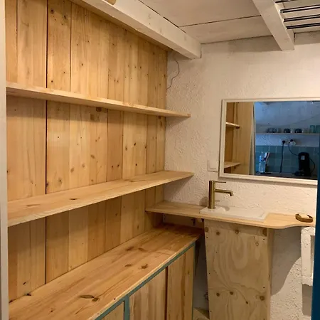 Apartment 300m De La