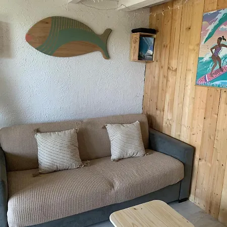Apartment 300m De La *