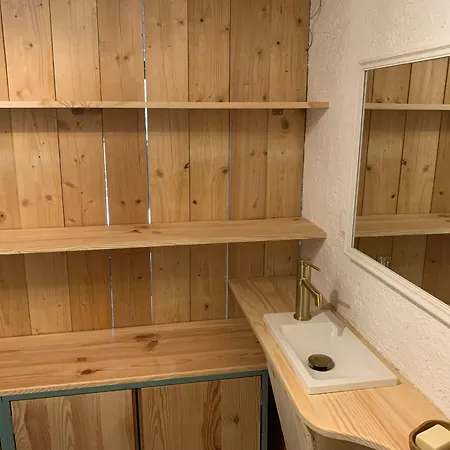 Apartment 300m De La *