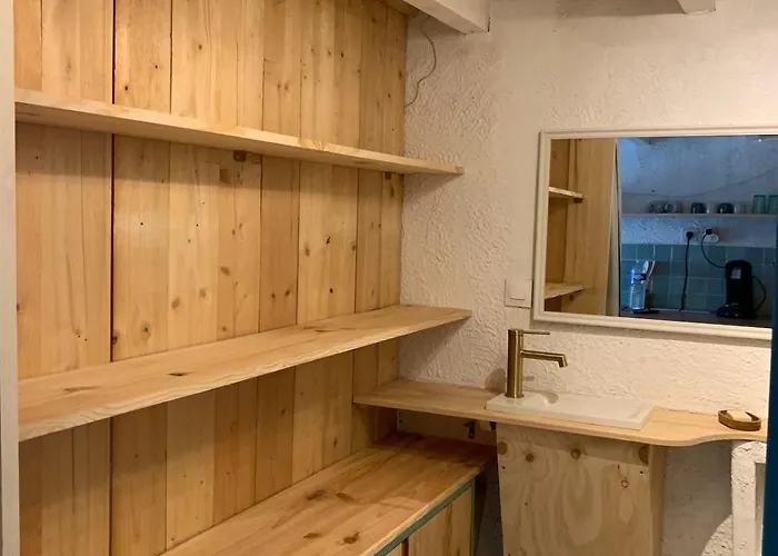 Апартаменты 300m De La